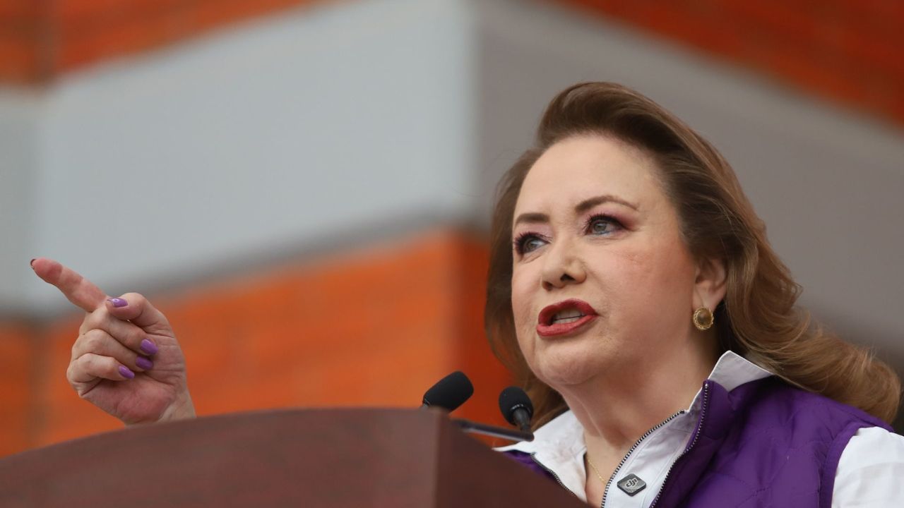 INE desecha denuncia de inclusión de menores en posts de Yasmín Esquivel.