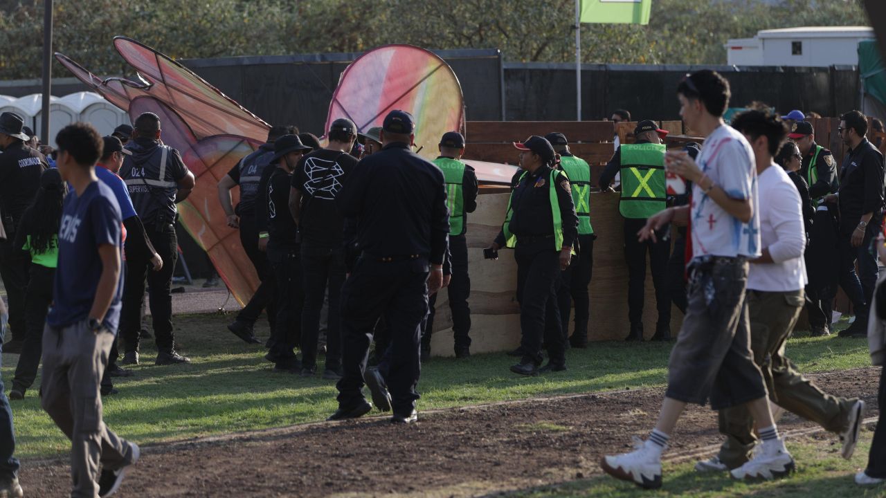 Estructura metálica cae en el Axe Ceremonia.