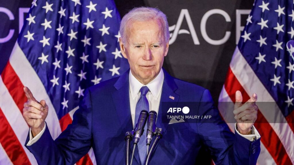 Joe Biden reaparece y realiza su primer discurso como expresidente de Estados Unidos; arremetió contra la administración de Trump.