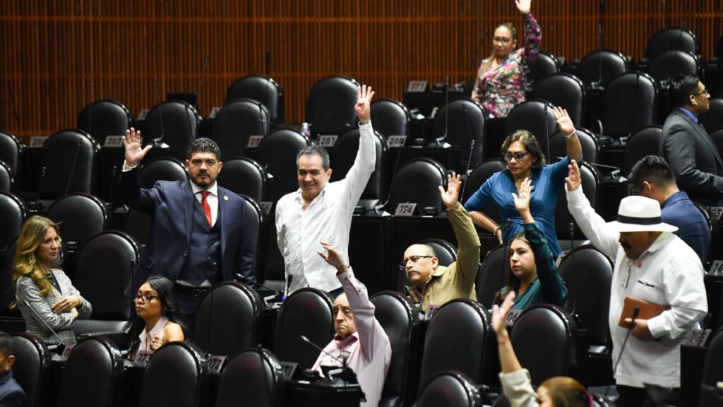  El documento lo analizaron y votaron 48 comisiones ordinarias de manera favorable.