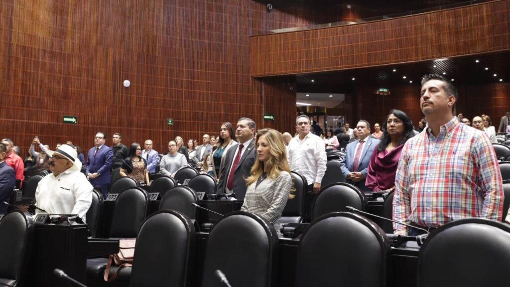Durante la sesión de este miércoles se guardó un minuto de silencio por la muerte de la madre buscadora.