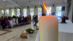 Para refrendar su fe, personas privadas de la libertad participaron en la liturgia del lavatorio de pies en esta Semana Santa, en CDMX.