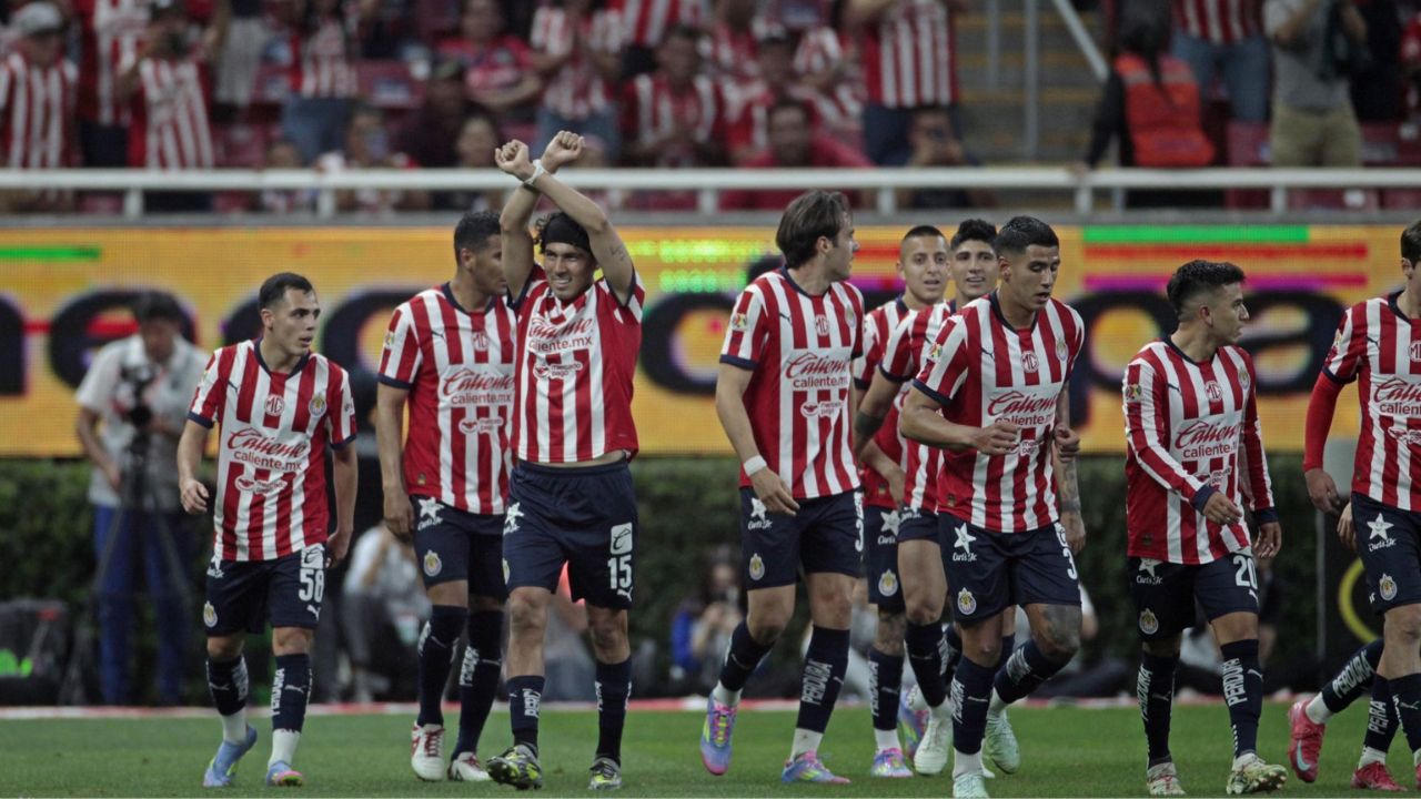 Las Chivas derrotaron al Puebla en la Jornada 16 y sueña con Play-In.