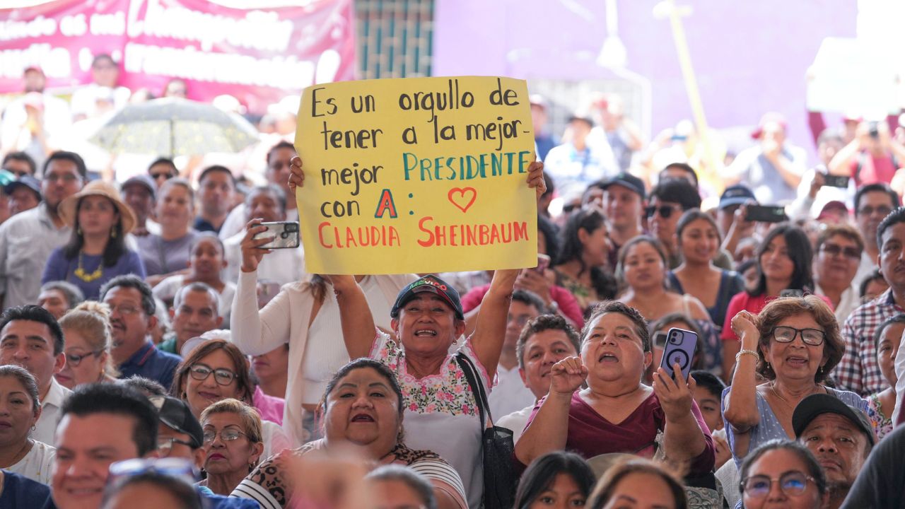 Banderazo a las viviendas en Campeche