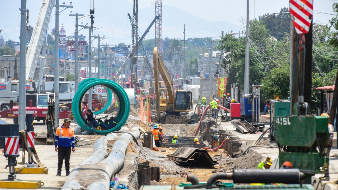 Delfina Gómez supervisa obra para el rescate de drenaje en Chalco