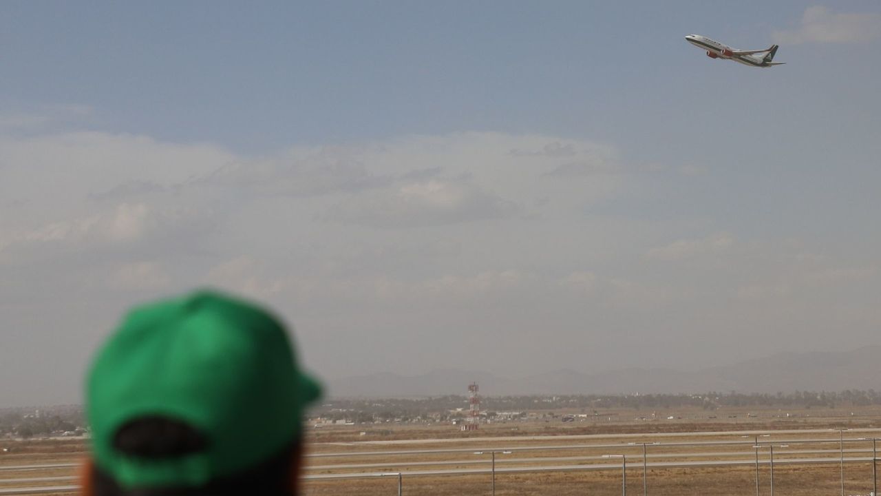 En vigor nuevas reglas de aviación civil, informó la Secretaría de Infraestructura, Comunicaciones y Transportes (SICT).