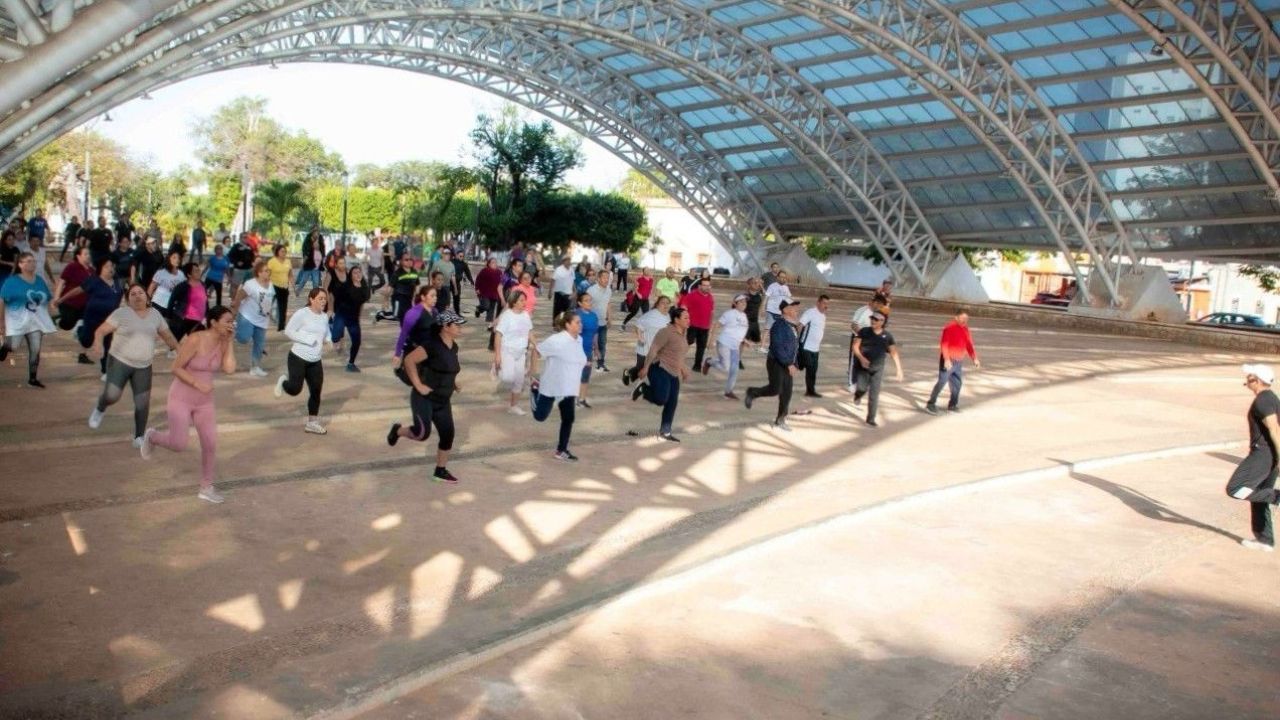 En la campaña gratuita "3 X MI SALUD", se realiza actividad física todos los martes y jueves a las 7:30 am en el Domo del Jaguar.