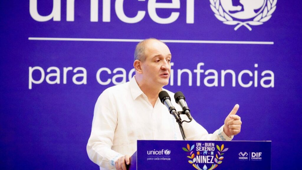 Fernando Carrera Castro, Representante de UNICEF en México, tras la firma de convenio con el gobierno de Chiapas.