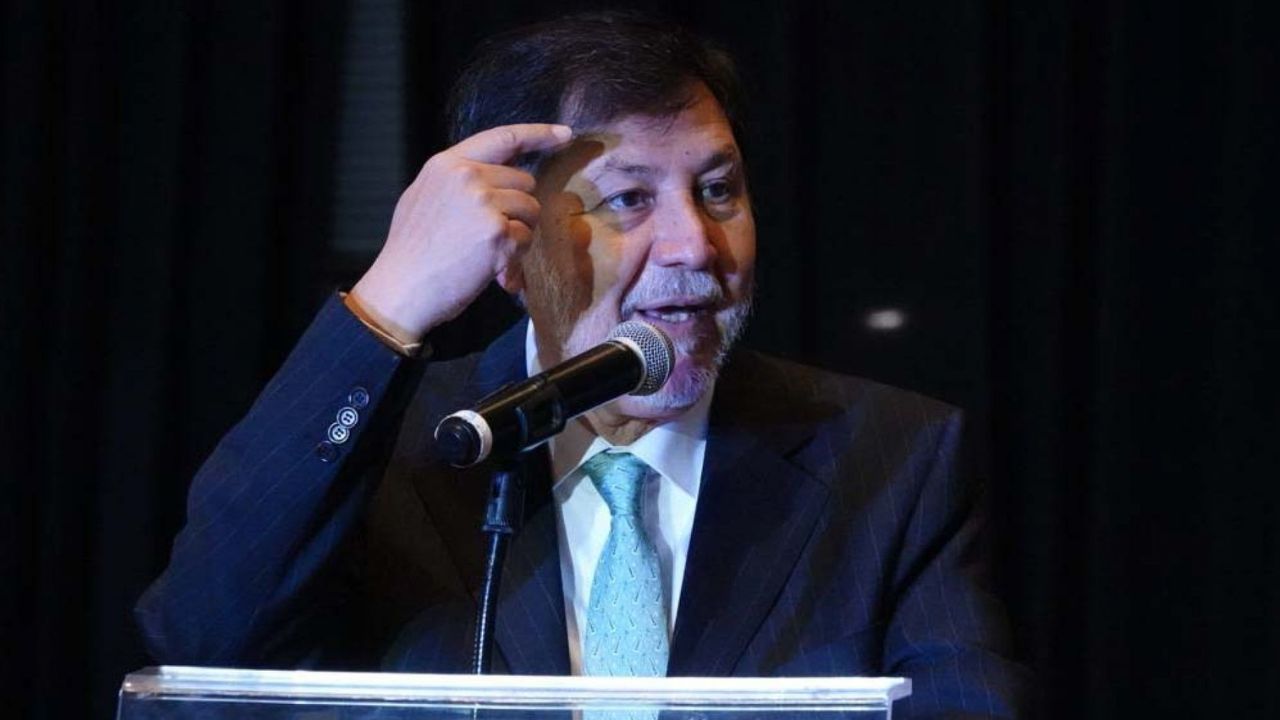 Fernández Noroña también propuso  que la tierra de bosques y montañas, que sean incendiadas intencionalmente, no pueda venderse por 30 años.