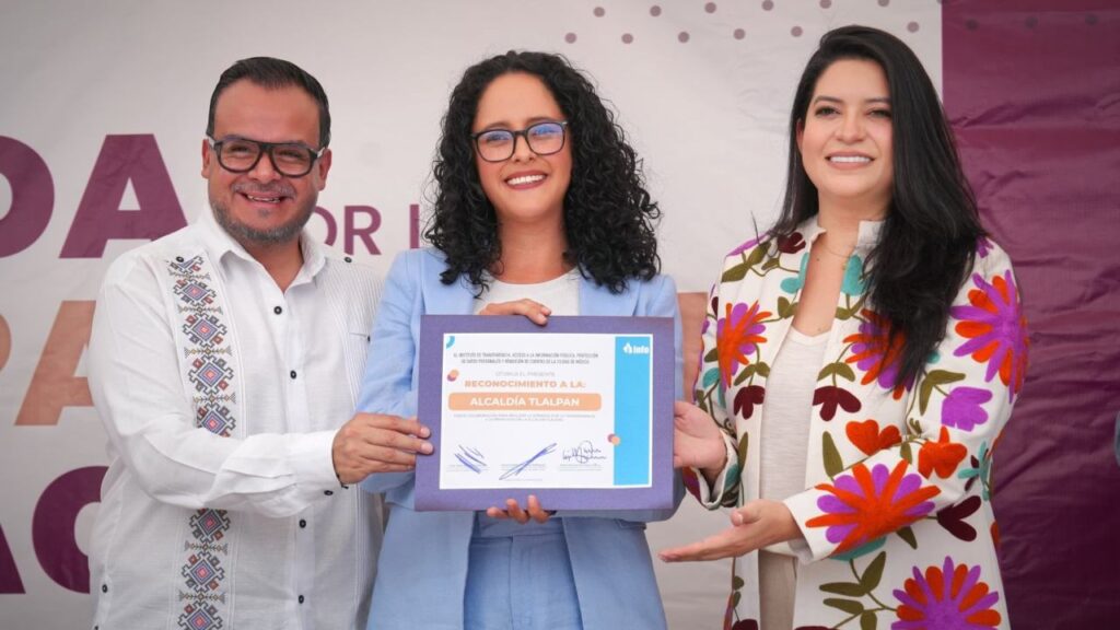 La alcaldesa Gaby Osorio durante el reconocimiento a Tlalpan.