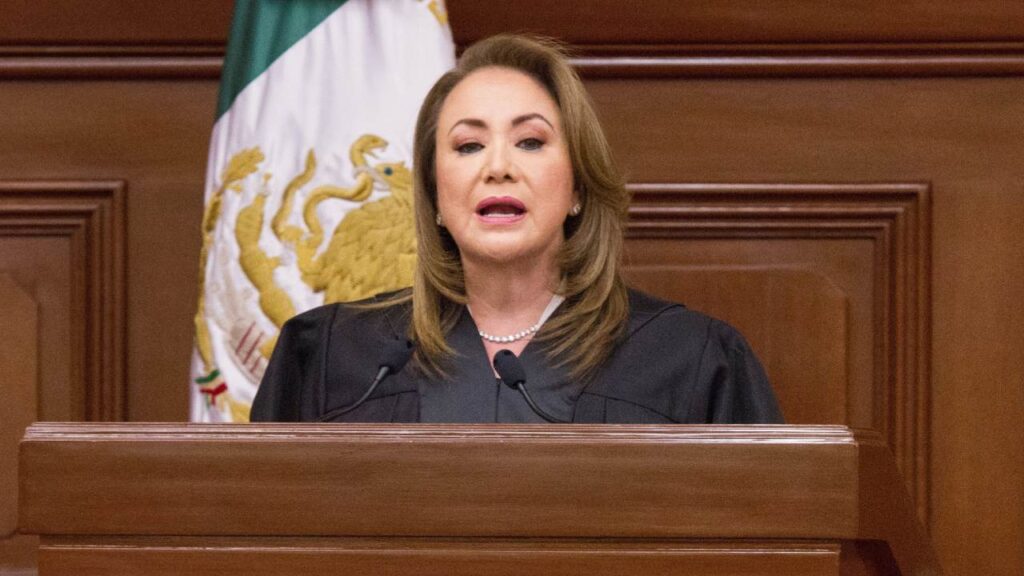 La ministra Yasmín Esquivel señaló que los juzgadores deberán de salir a las calles y por primera vez escuchar a la población.