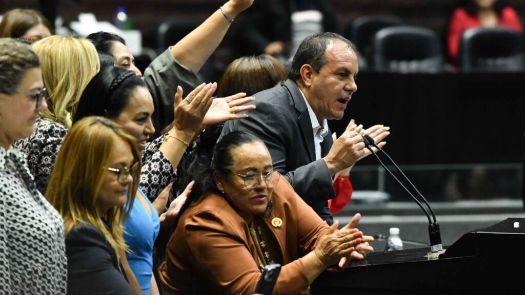 Durante la sesión de hoy, le dieron el turno en tribuna a Cuauhtémoc Blanco cuando no era su turno.