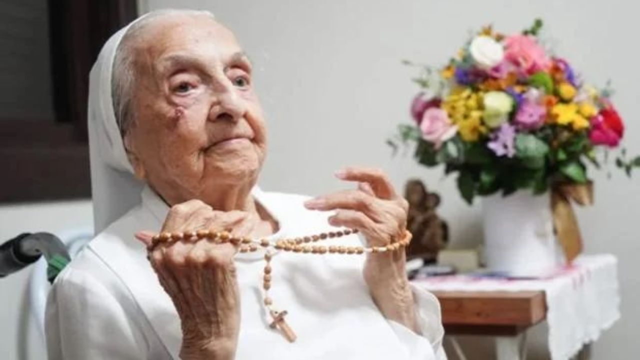 Inah Canabarro, un mujer religiosa catalogada como la persona más longeva del mundo falleció este miércoles a los 116 años en Brasil.