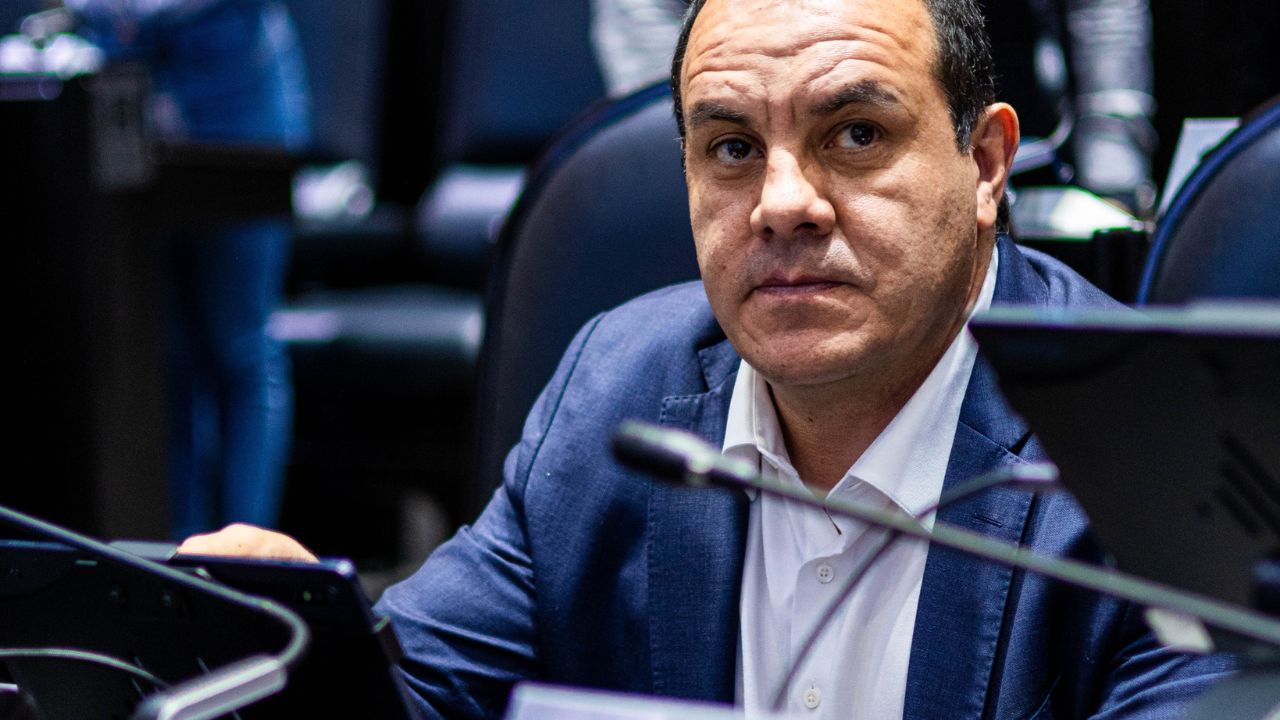 El exfutbolista y actual diputado de Morena, Cuauhtémoc Blanco es dueño de tres empresas con giros de clases de fútbol, bares, cantinas y cabarets