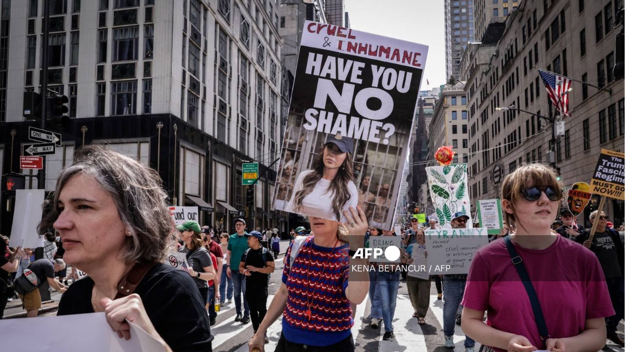 Miles de manifestantes salieron a las calles de Nueva York para protestar contra las políticas de Trump