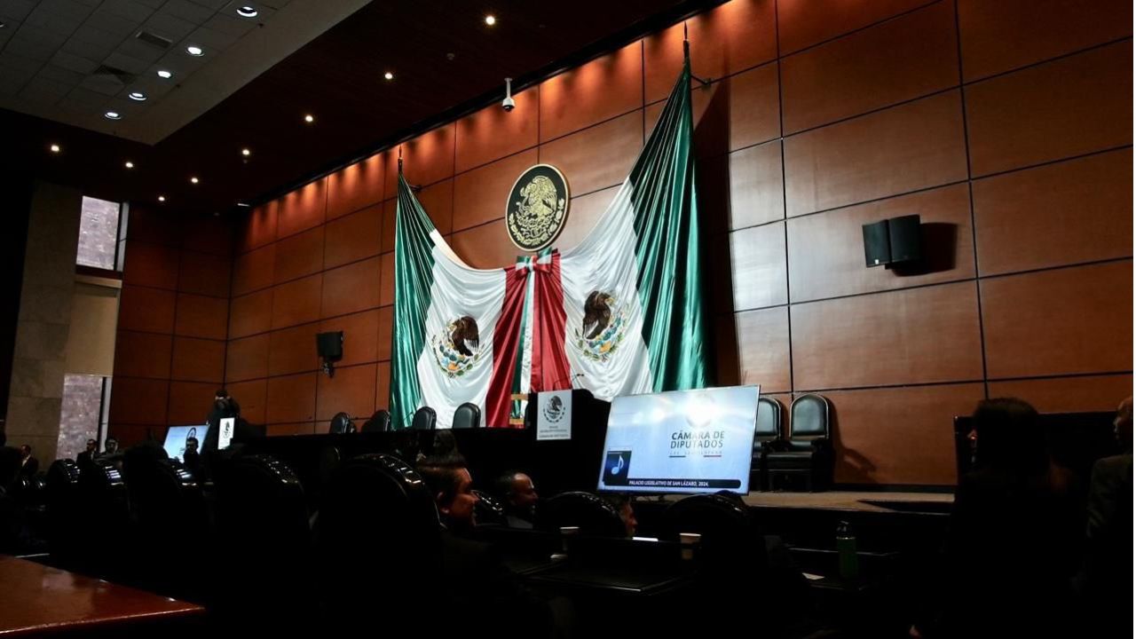 El diputado federal del PVEM, Julio Scherer, presentó una iniciativa para proteger a niños y adolescentes de los riesgos del entorno digital.
