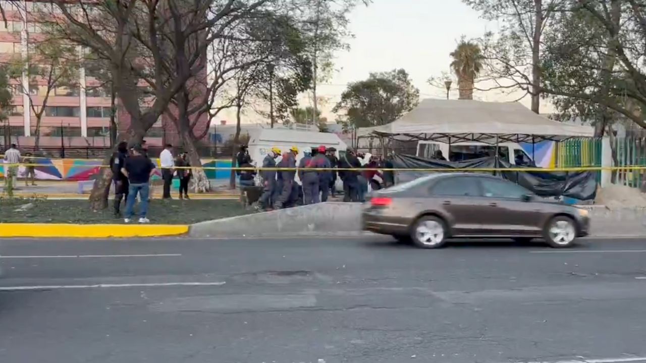 Autoridades capitalinas hallaron los restos de dos personas en una zona que fungió como campamento migrante en la alcaldía GAM en CDMX.