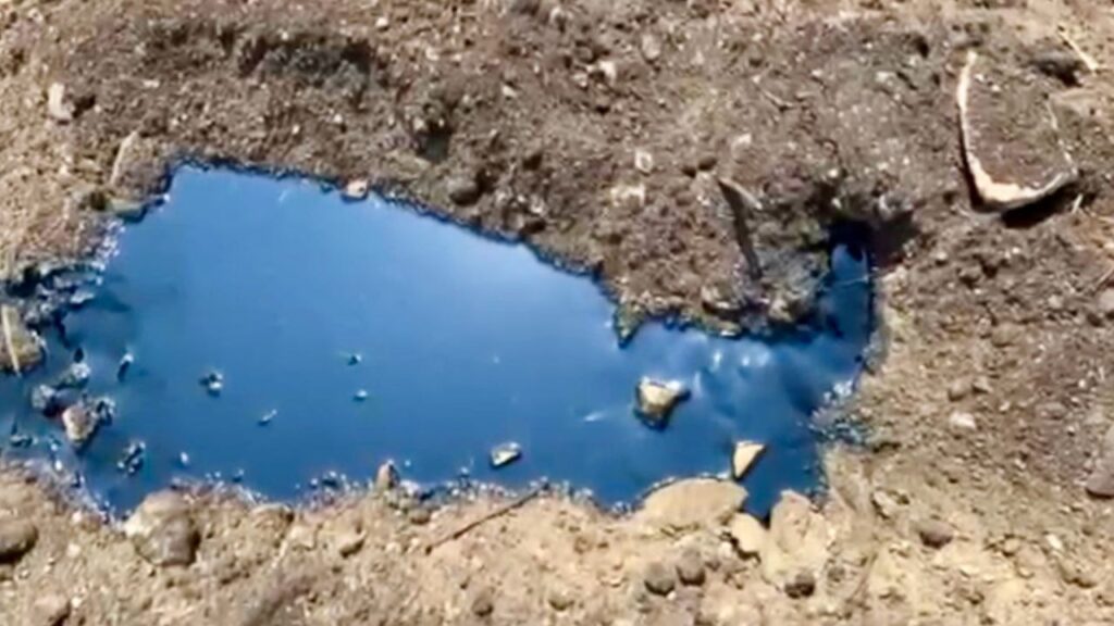  Reportan nueva fuga de combustóleo en una colonia de Salina Cruz.