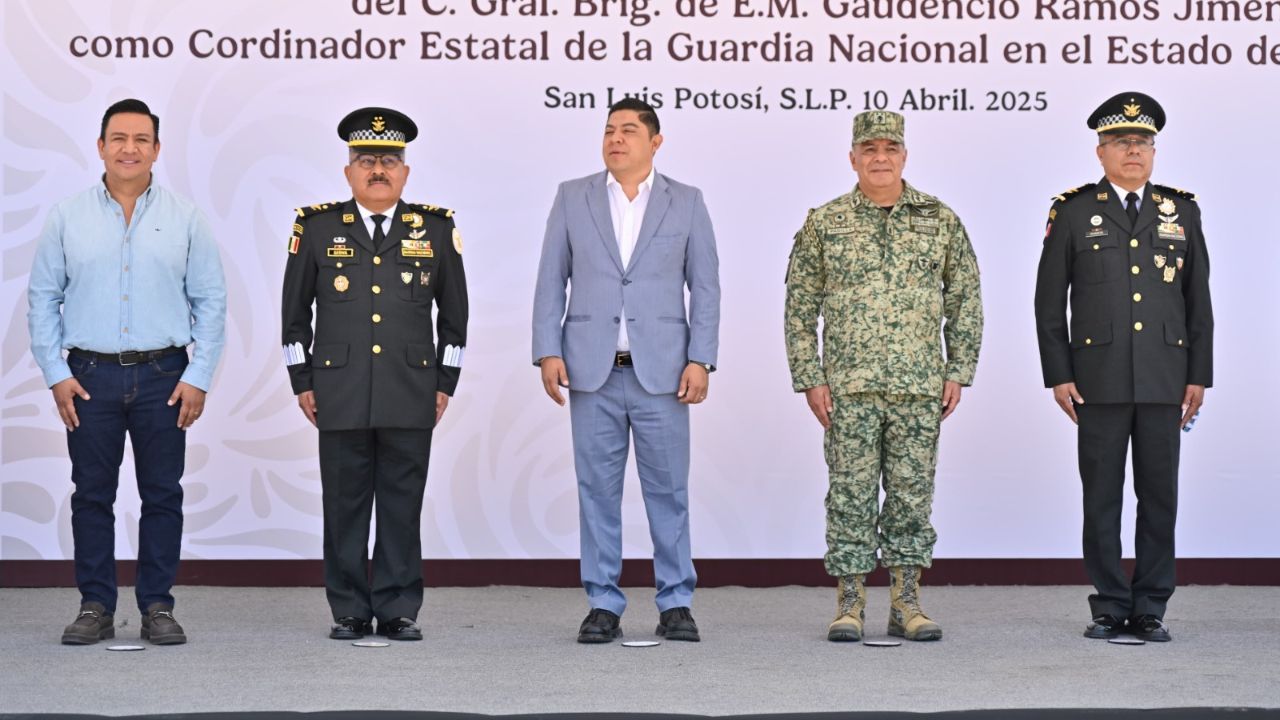 Ricardo Gallardo acudió a la posesión de mando de Gaudencio Ramos Jiménez, como nuevo coordinador estatal de la Guardia Nacional.