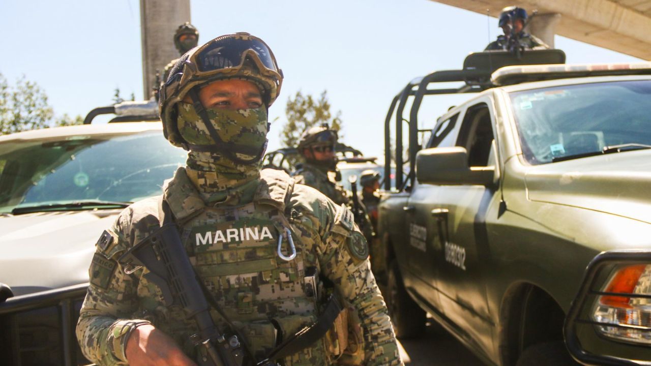Como parte de operativos conjuntos, la Marina aseguró pertenencias en penales de la CDMX