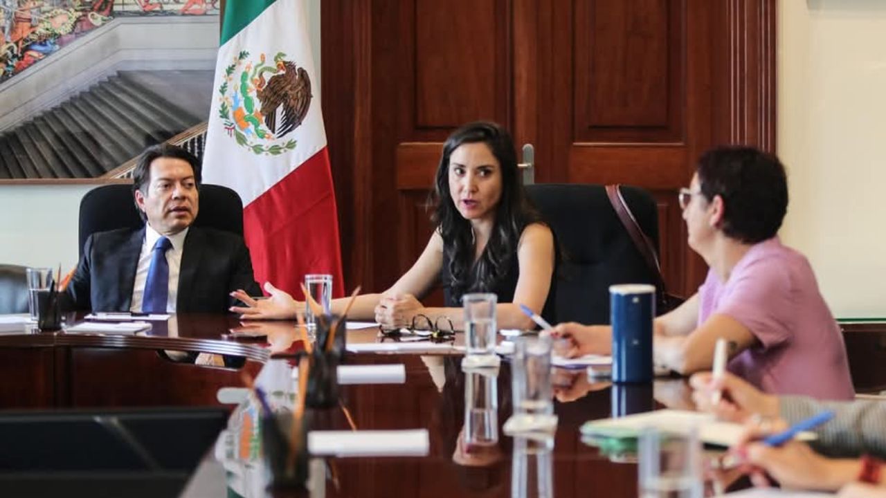 Los secretarios de la SEP, Mario Delgado, y de Cultura, Claudia Curiel, van por cumplir “sueño” de Sheinbaum de crear coros en escuelas públicas.