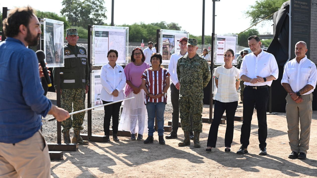 La presidenta Claudia Sheinbaum y el gobernador de Querétaro, Mauricio Kuri, dieron este domingo, el banderazo del inicio de las obras del Tren Ciudad de México-Querétaro.