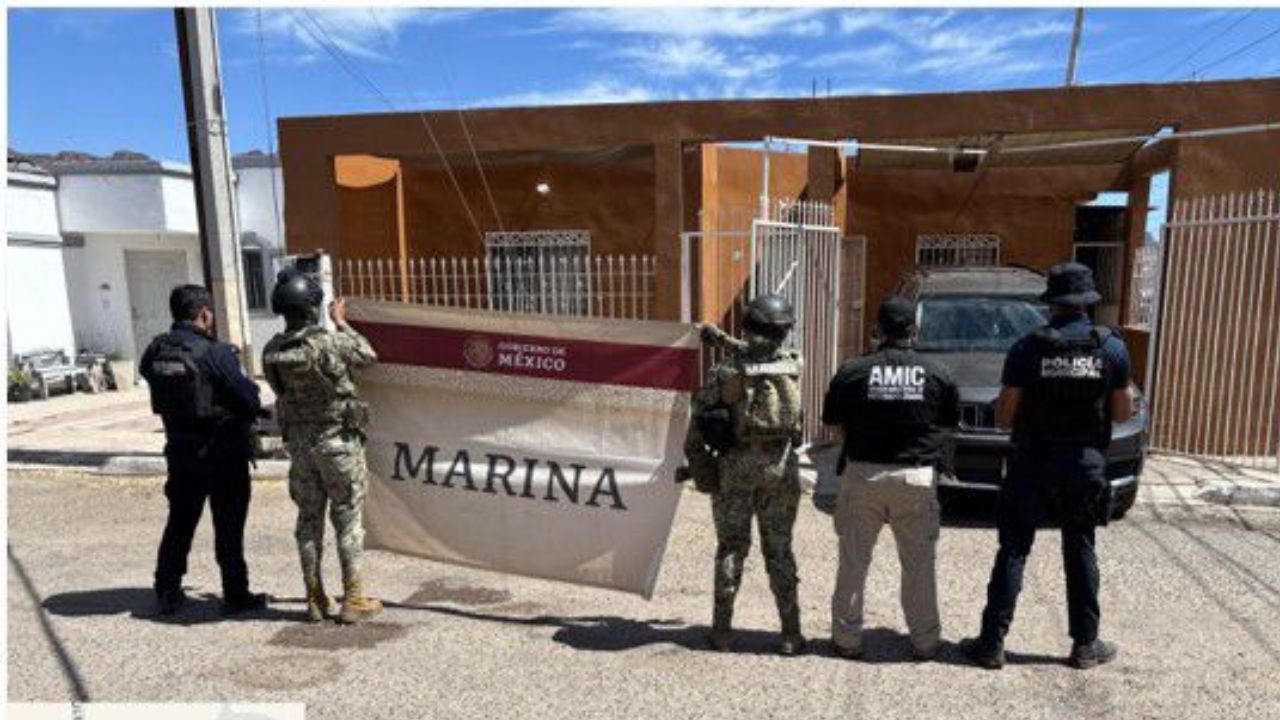 A 9 integrantes del grupo delictivo "Los Salazar", los detuvieron con armas largas, equipo táctico y drogas sintéticas en Sonora.