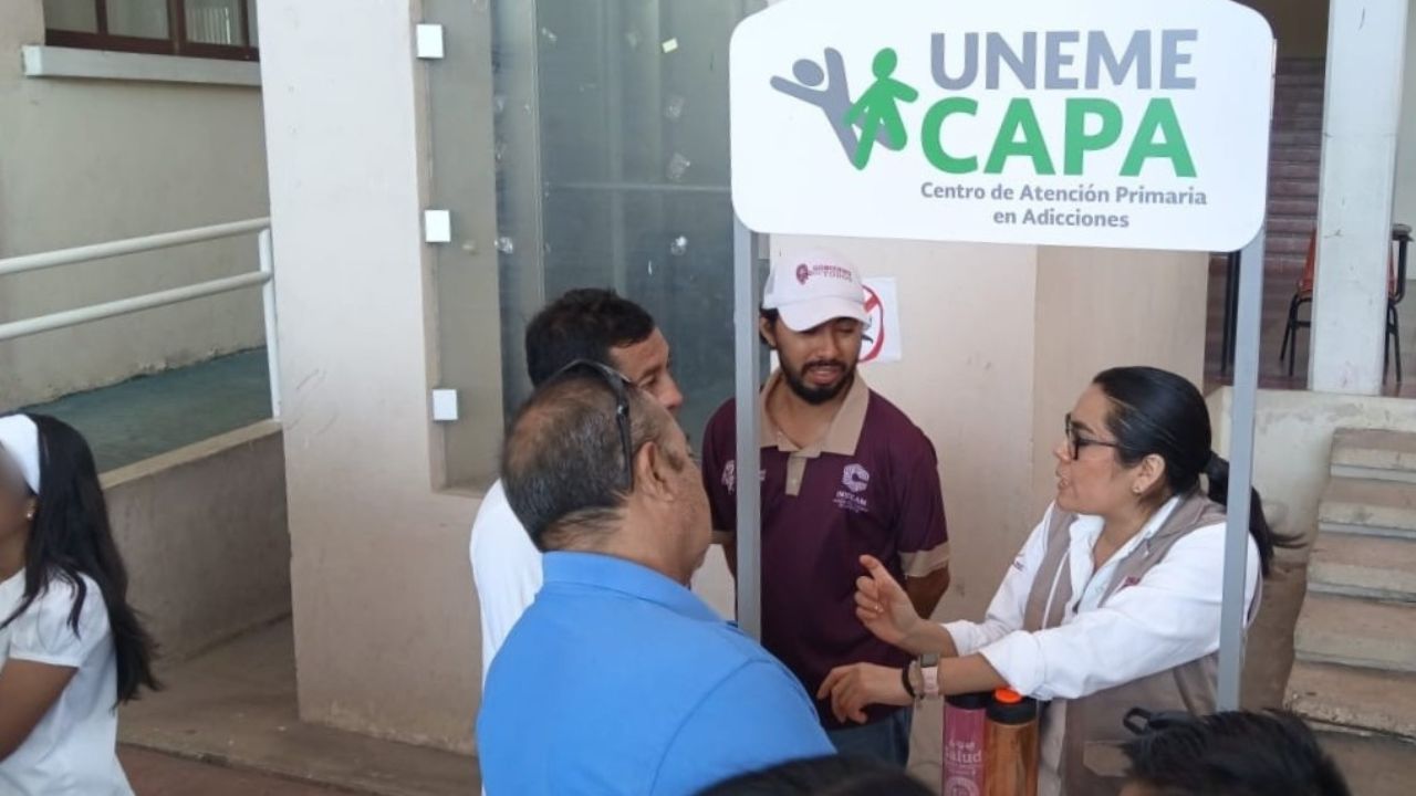 A través de pláticas se concientiza a la comunidad educativa sobre los daños que causan las sustancias psicoactivas