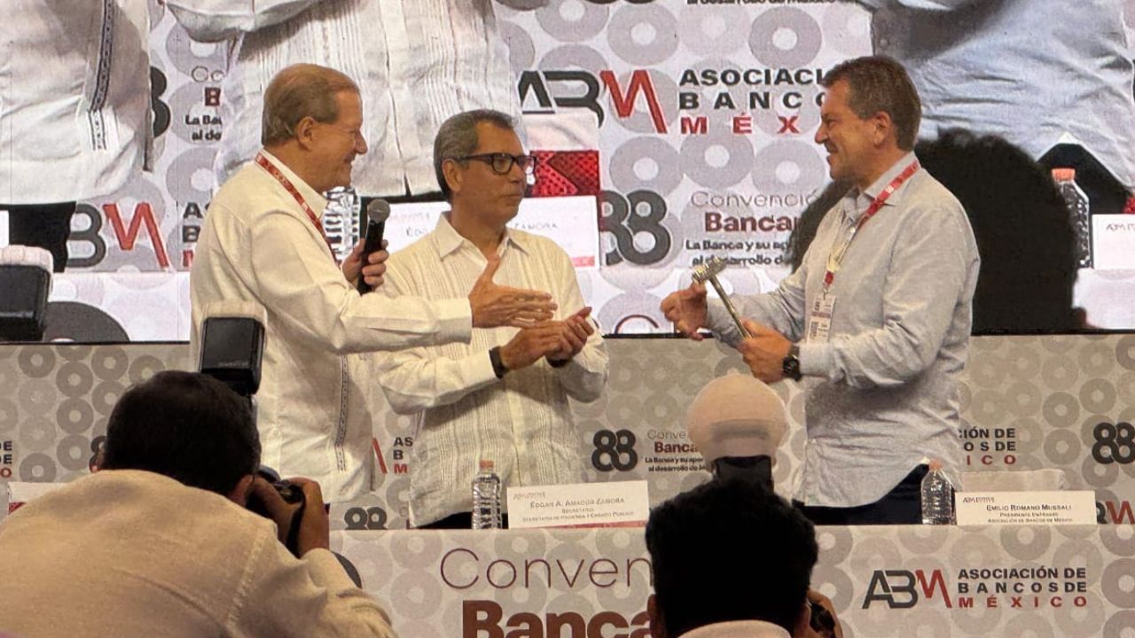 Emilio Romano asume el mando como nuevo presidente de la Asociación de Bancos de México (ABM), en sustitución de Julio Carranza.