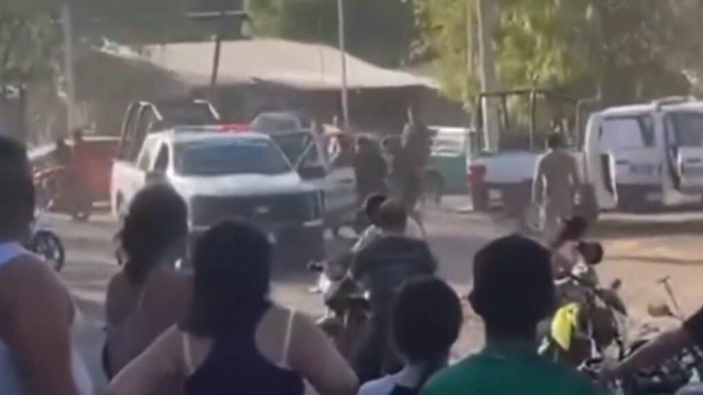 Elementos de la policía municipal sufrieron un ataque a balazos.