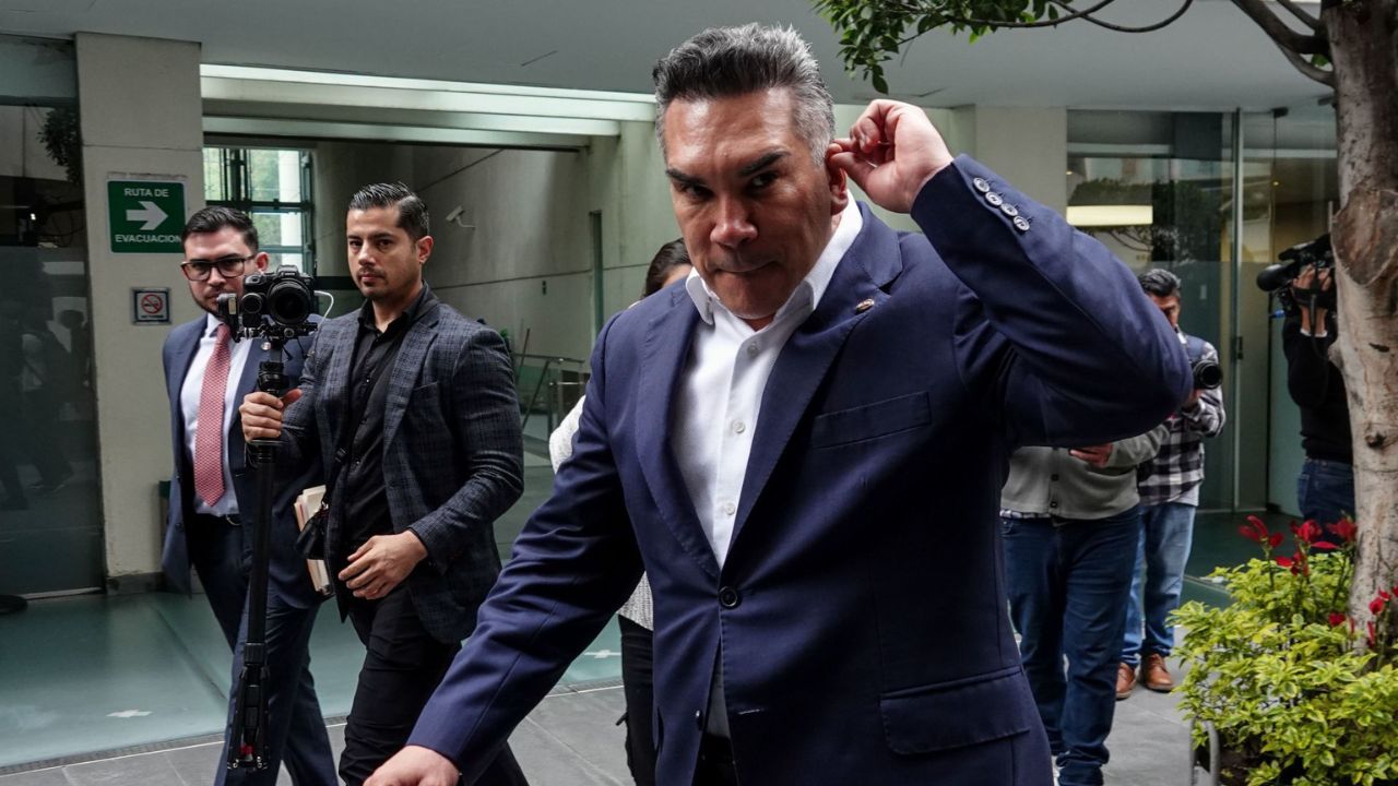 El presidente de la Sección Instructora externó que el dictamen de desafuero contra Alejandro Moreno, actual dirigente del PRI, está trabado