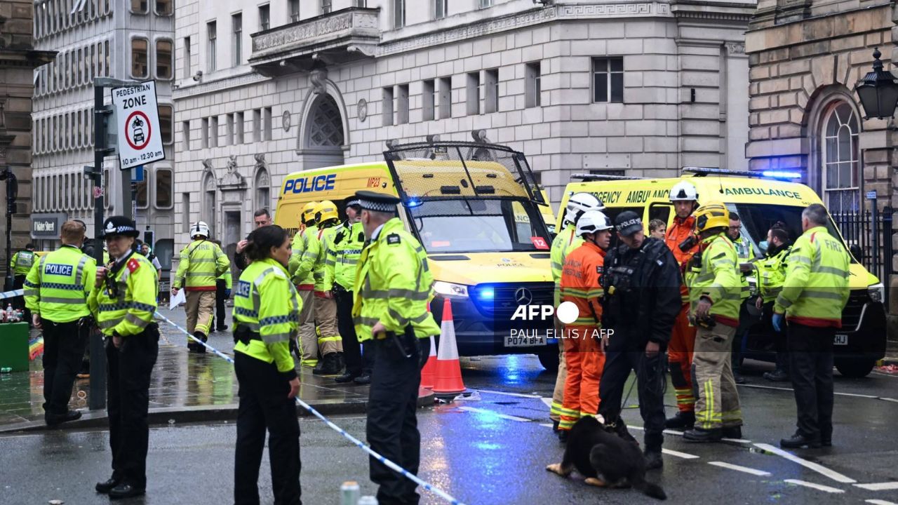 Detienen a hombre acusado de atropellar a aficionados del Liverpool