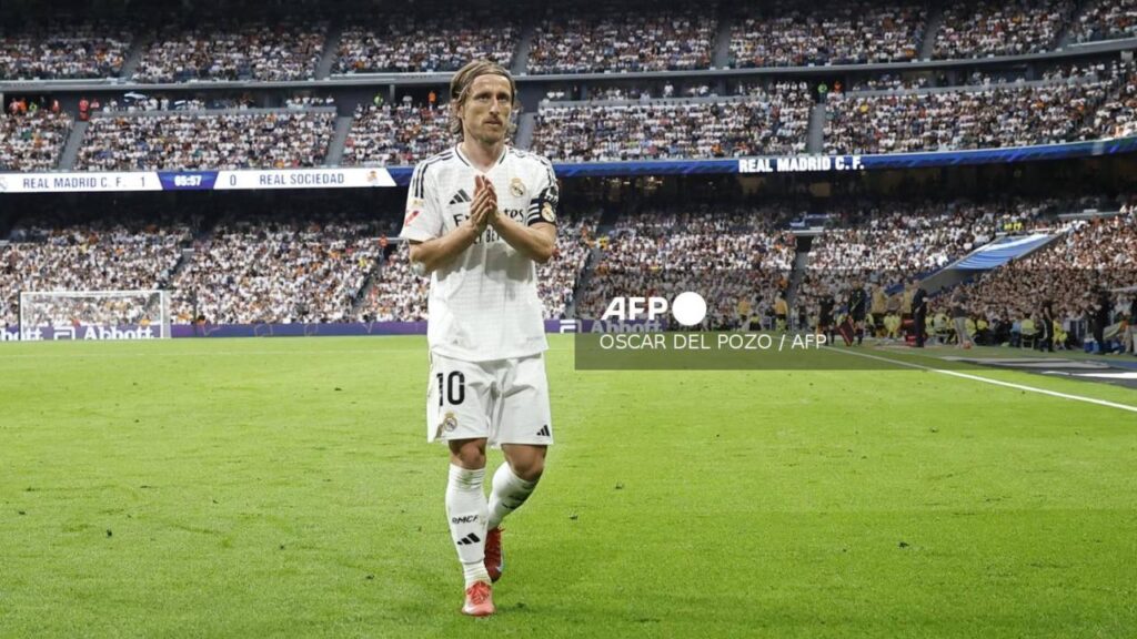El Santiago Bernabéu y el Real Madrid le realizaron un homenaje al croata Luka Modric, quien se despide del equipo merengue.
