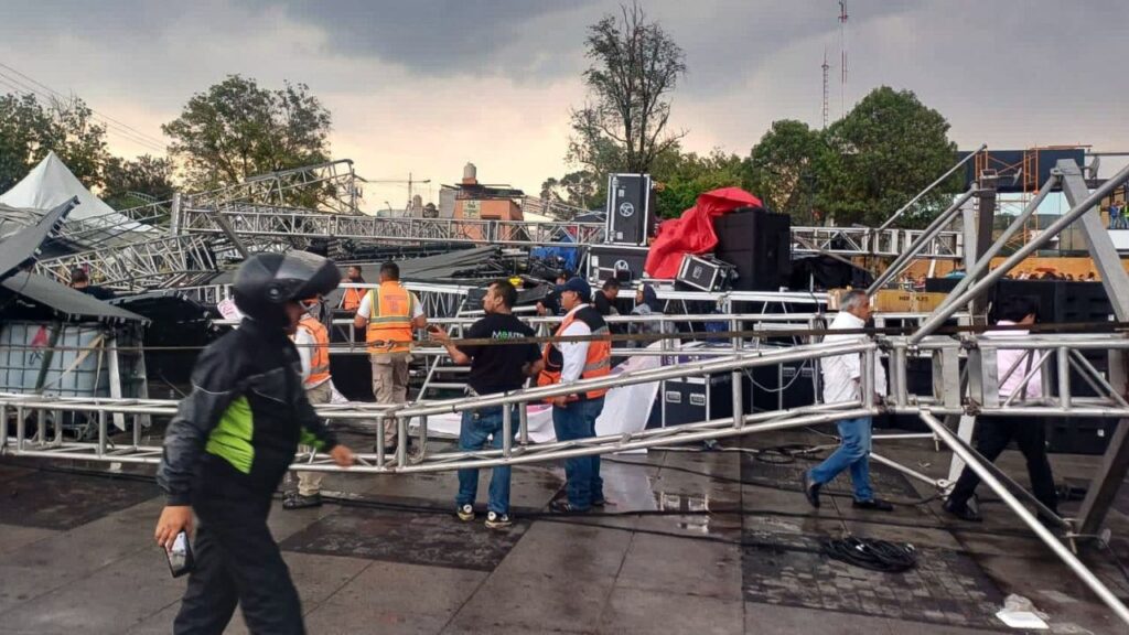 La caída de la estructura dejó al menos 7 personas lesionadas.
