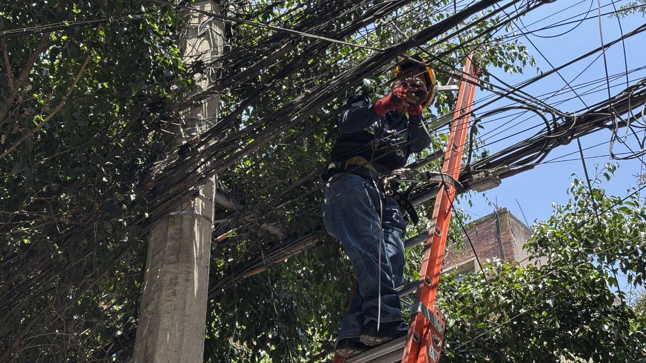 retiro de cable en desuso.