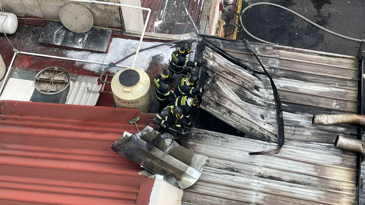 Se registra incendio en fabrica en la colonia Algarín en la Cuauhtémoc.