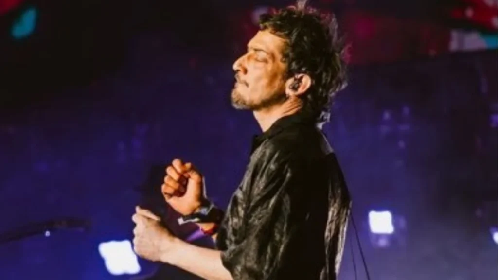 León Larregui afirma que lo bajaron de un vuelo  de Air France 