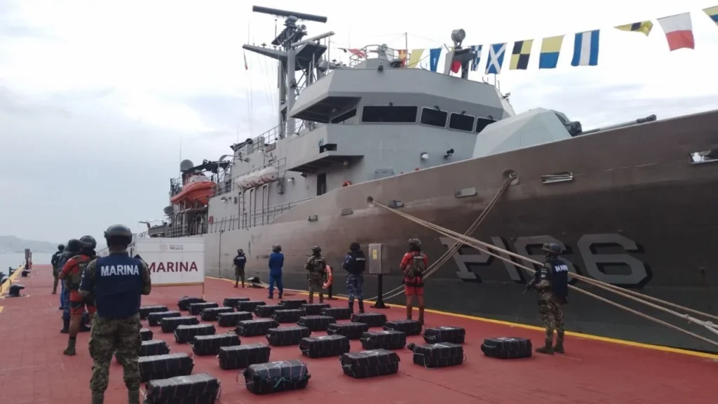 Aseguran 1.112 toneladas de cocaína en aguas de Guerrero