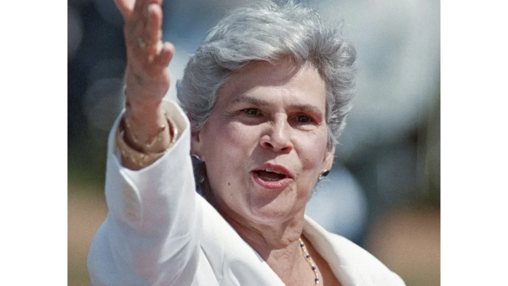 Diversas personalidades nicaragüenses y organizaciones sociales en el exilio lamentaron la muerte y elogiaron el legado de Violeta Barrios de Chamorro