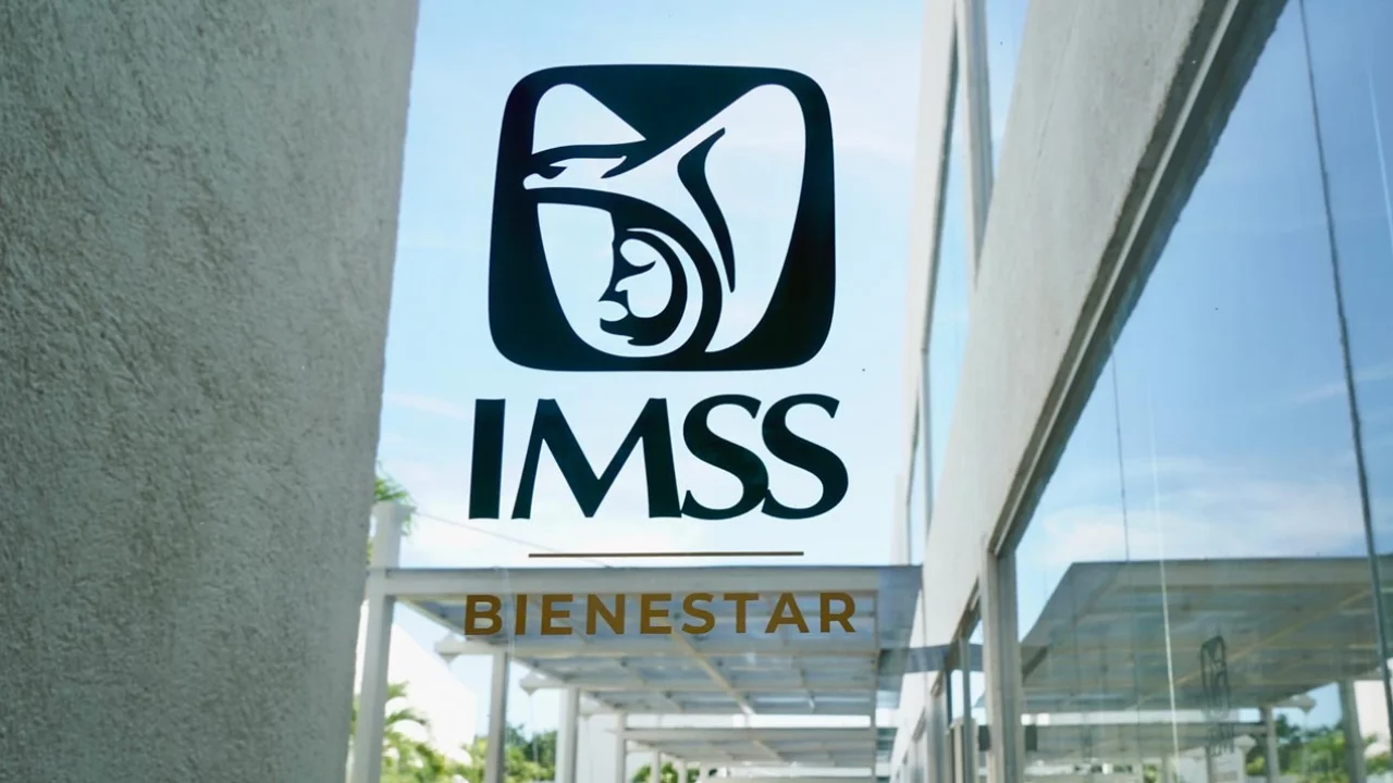 Trabajadores de IMSS-Bienestar realizan bloqueos en Oaxaca