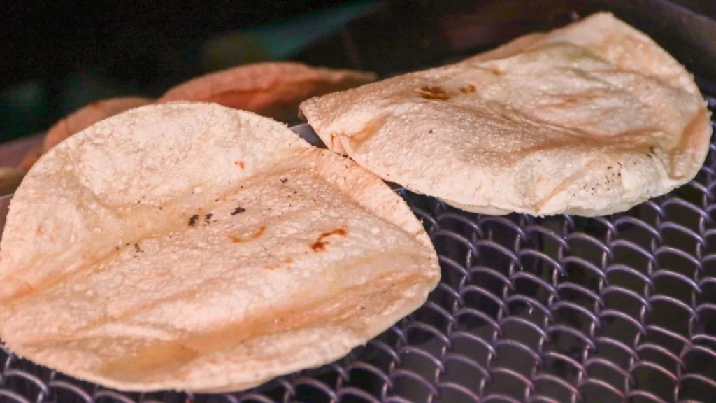 Tras reunión en Palacio Nacional, Gobierno de México y productores acordaron medidas para bajar el precio de la tortilla.