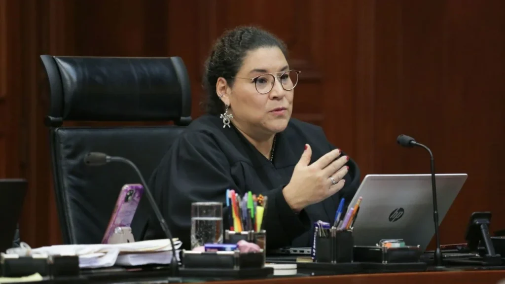 Lenia Batres faltó a la Segunda Sala de la SCJN, provocando la cancelación de la sesión por falta de quórum, resolverán hasta el 2 de julio.