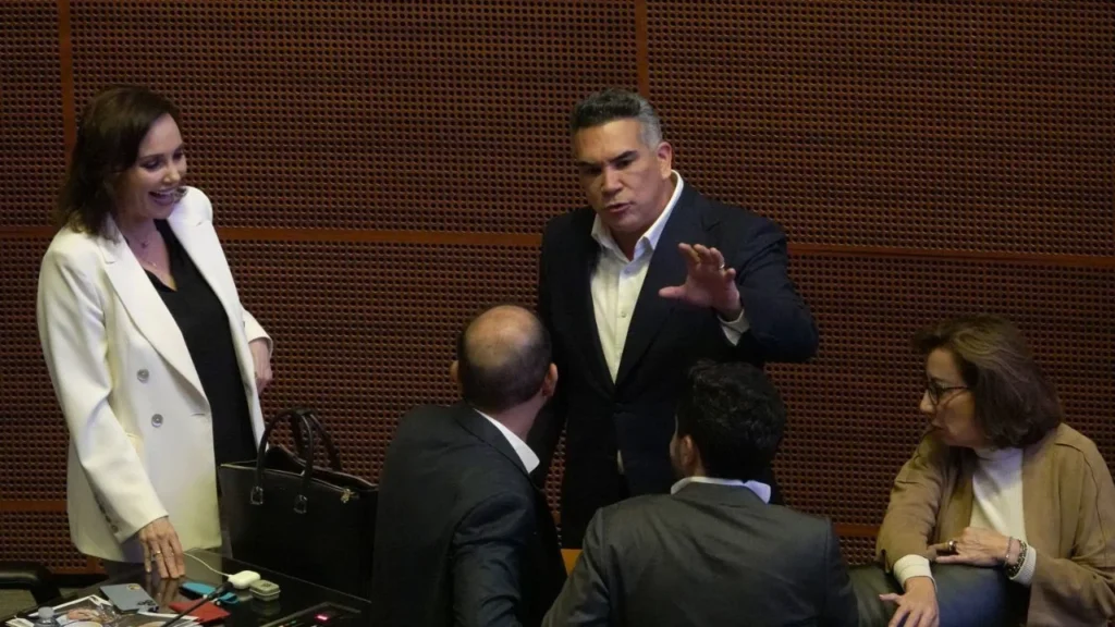 La sesión del Senado se encendió ante la discusión del caso de Vector Casa de Bolsa y otros dos bancos, señalados en EU por lavado de dinero.
