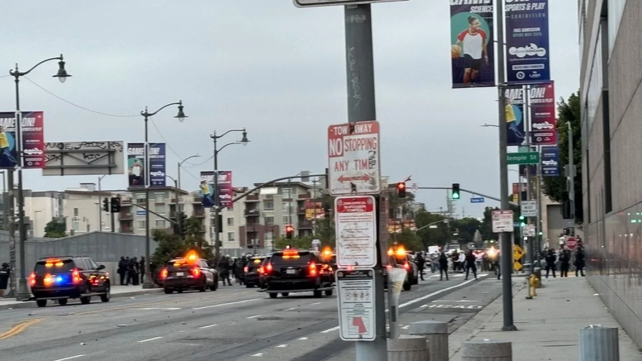 La SRE condenó los operativos llevados a cabo por el ICE en Los Ángeles, California, que resultaron en la detención de migrantes mexicanos.