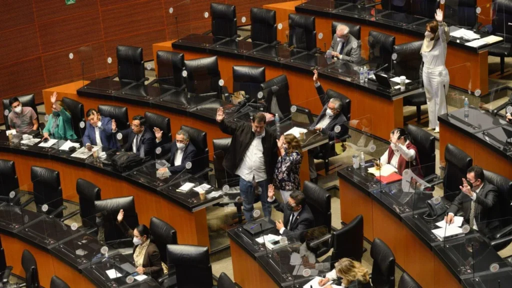 La iniciativa con Proyecto de Decreto tiene enlistados 16 temas sin dictamen que se discutirán durante el periodo extraordinario.