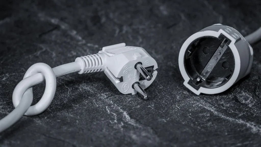 ¡Cuidado con “vampiros eléctricos”! Así elevan tu consumo de luz.