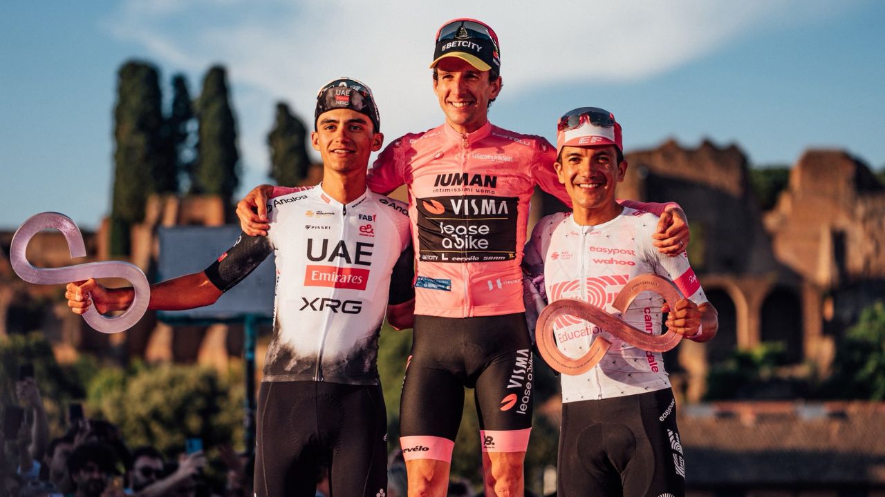 Isaac Del Toro quedó ubicado como segundo en la general y mejor pedalista menor de 25 años, dueño de la maglia bianca