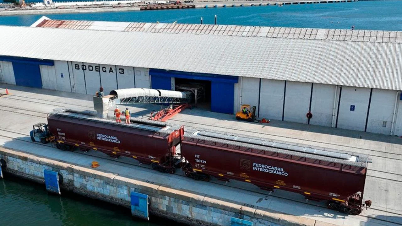 Conoce a detalle lo que el Ferrocarril Interoceánico del Istmo aporta en beneficios del transporte de carga del Pácífico al Golfo de México.