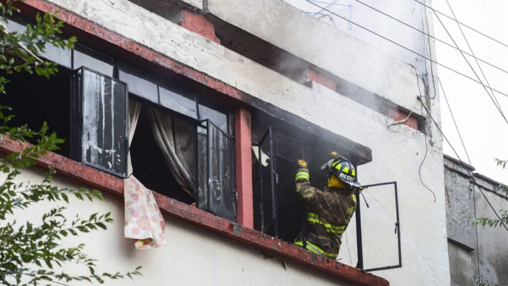 50% del total de los incendios que ocurren en casa habitación en la capital tuvieron lugar durante la temporada invernal