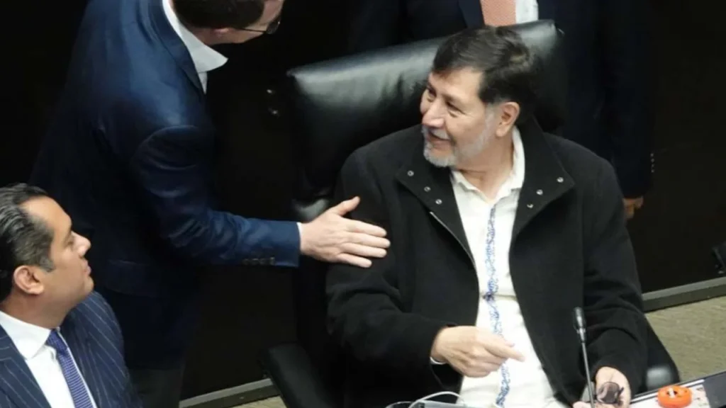 Gerardo Fernández Noroña tuvo un rose con el senador republicano Eric Schmitt.